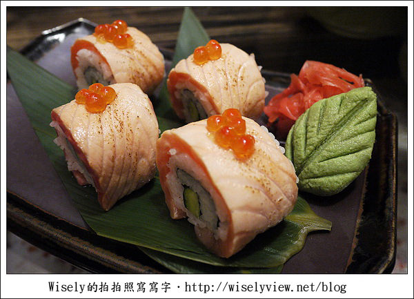 【食記】台北信義。捷運市政府站：漁陶屋市府店 (烤飯糰.炙烤鮭魚壽司.炸物合盛.炙烤培根干貝)