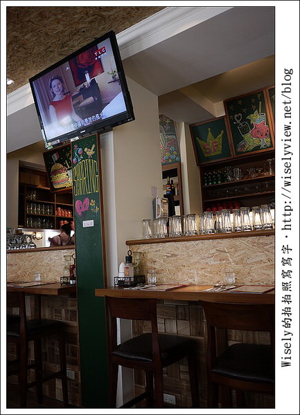 【食記】台北．公館商圈：貳樓餐廳 SECOND FLOOR CAFÉ (菠菜園歐姆蕾、美式炸牛排)