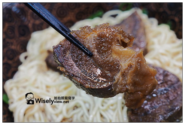 【食記】台北市。文山區：老饒牛肉麵＠從小吃攤起家，政大人懷念的木柵美食