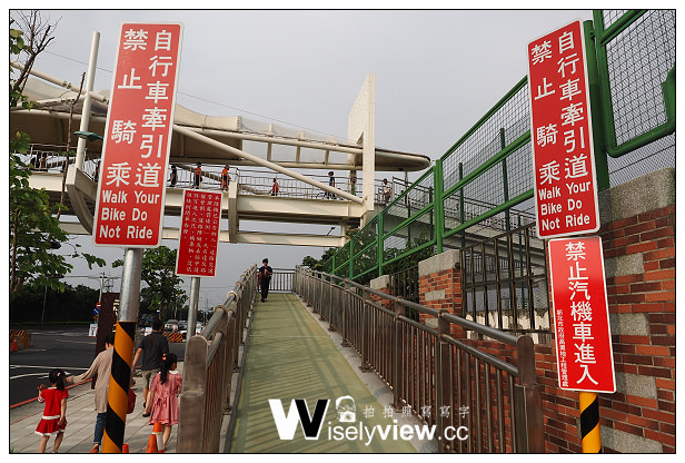 遊記 新北市 浮洲新海景觀橋 新月橋 串連新莊廟街與板橋四三五藝文特區的光雕橋 Wisely S 拍拍照寫寫字