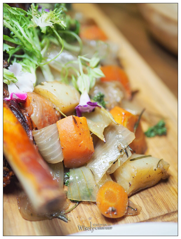 台北。JK STUDIO新義法料理：2018夏季新料理，大推迷迭香烤羊腿、頂級海陸雙響、鴨肝燉飯、羅西尼和牛菲力