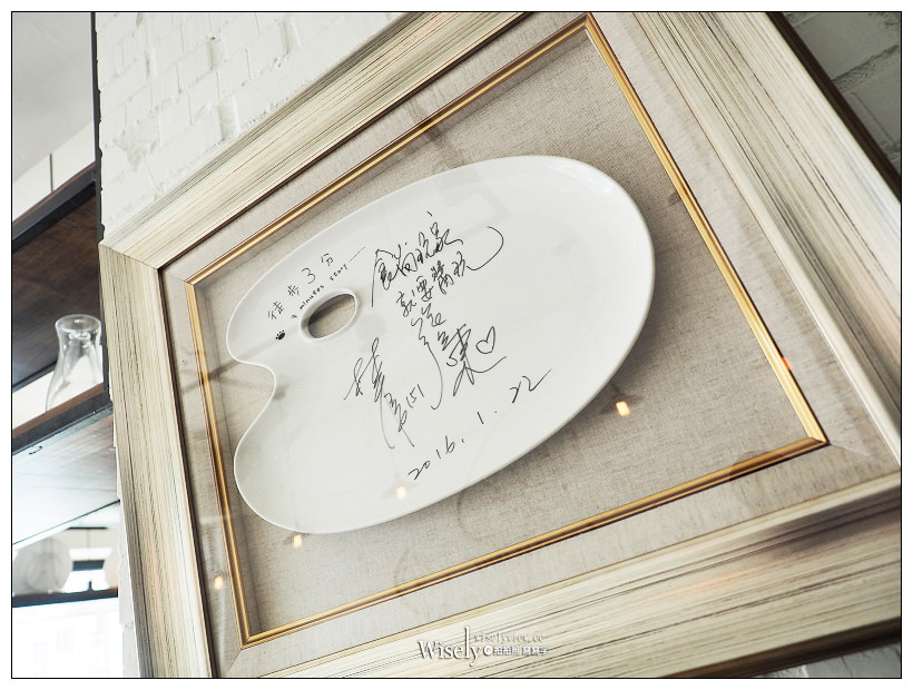 台北松山。徒步3分‧小食光：大雞腿三明治＆店員最愛燒肉堡，甜點也好吃～食尚玩家採訪美食