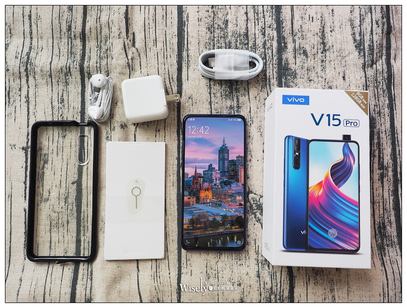 vivo V15 | V15 Pro手機：夜放閃無極限／零邊界全螢幕／3200萬升降前置鏡頭／超廣角視野／內建大容量長效電池～風景人像夜景實拍，平價高CP值機種