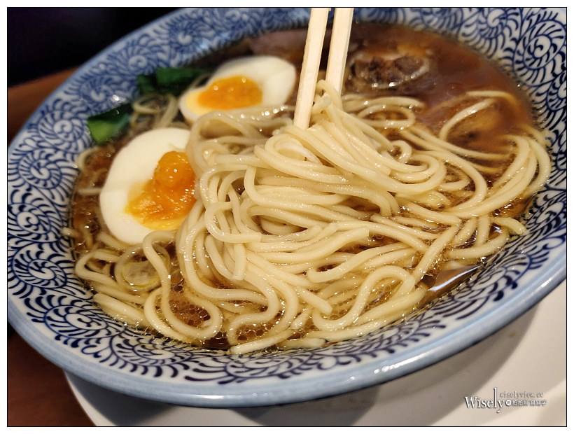 仙台拉麵。自家製熟成麺 萩ノ宮 一番町︱鄰近中央通步行街私房美食，中華拉麵大塊肉加辣更好吃～仙台自由行 x 仙台美食 x 宮城美食