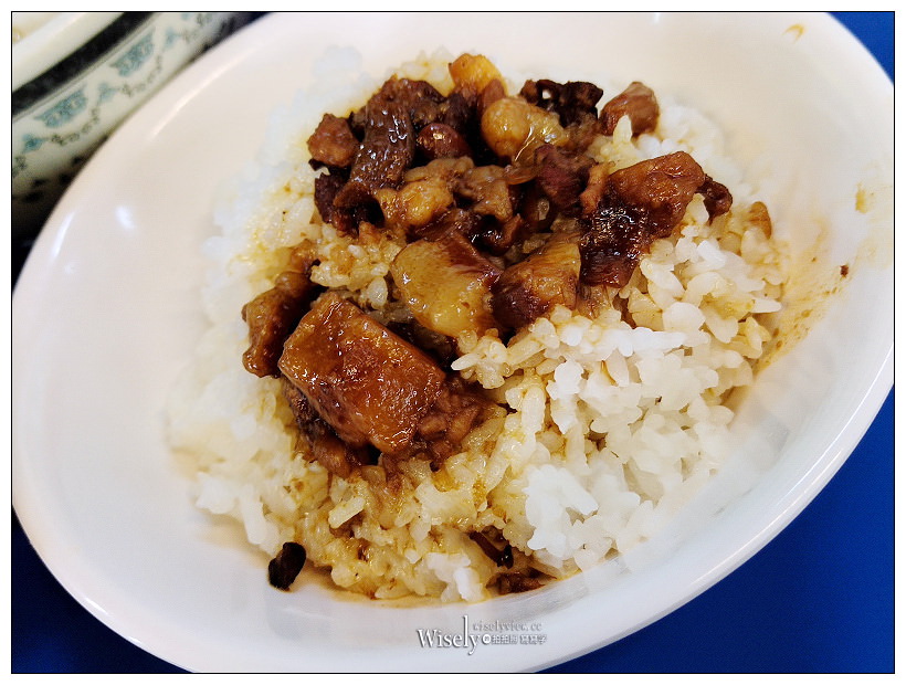台北中正。南機場夜市 岡山肉燥飯︱在地人的早午餐，走南部風格特色小吃，焢肉飯、魚皮湯都好吃