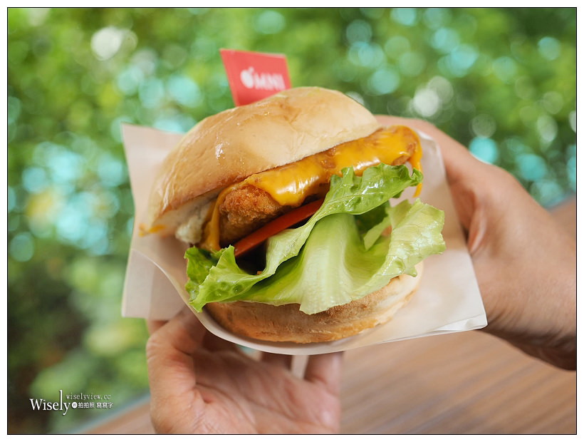 台北信義。Burgerverse︱百分百和牛肉漢堡，爆漿和牛油炸蛋～捷運市政府站美食 x 台北和牛漢堡