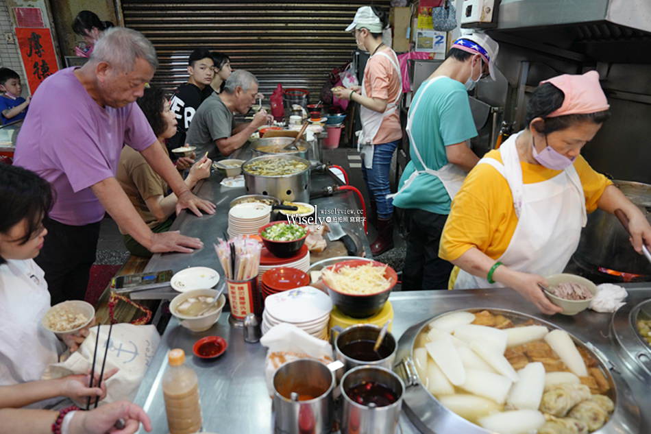 基隆廟口夜市美食｜阿媽的魯肉飯｜平價可口古早味湯尤佳｜營養三明治