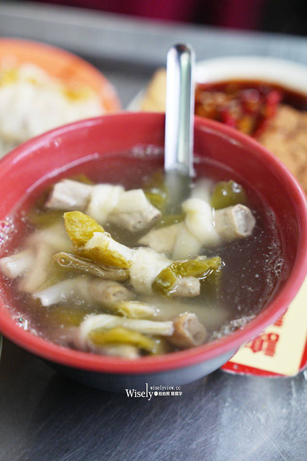 基隆廟口夜市美食｜阿媽的魯肉飯｜平價可口古早味湯尤佳｜營養三明治