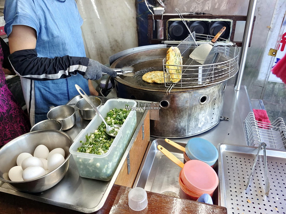 宜蘭 南方澳廟口美食︱多福順蔥油派︱口感脆酥內容紮實銅板小吃