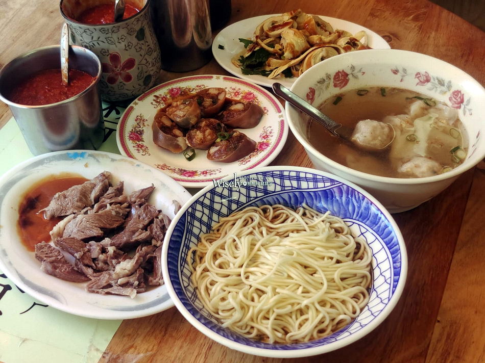 宜蘭市美食︱火生餛飩麵店︱老字號無招牌小吃，鄰近新月廣場