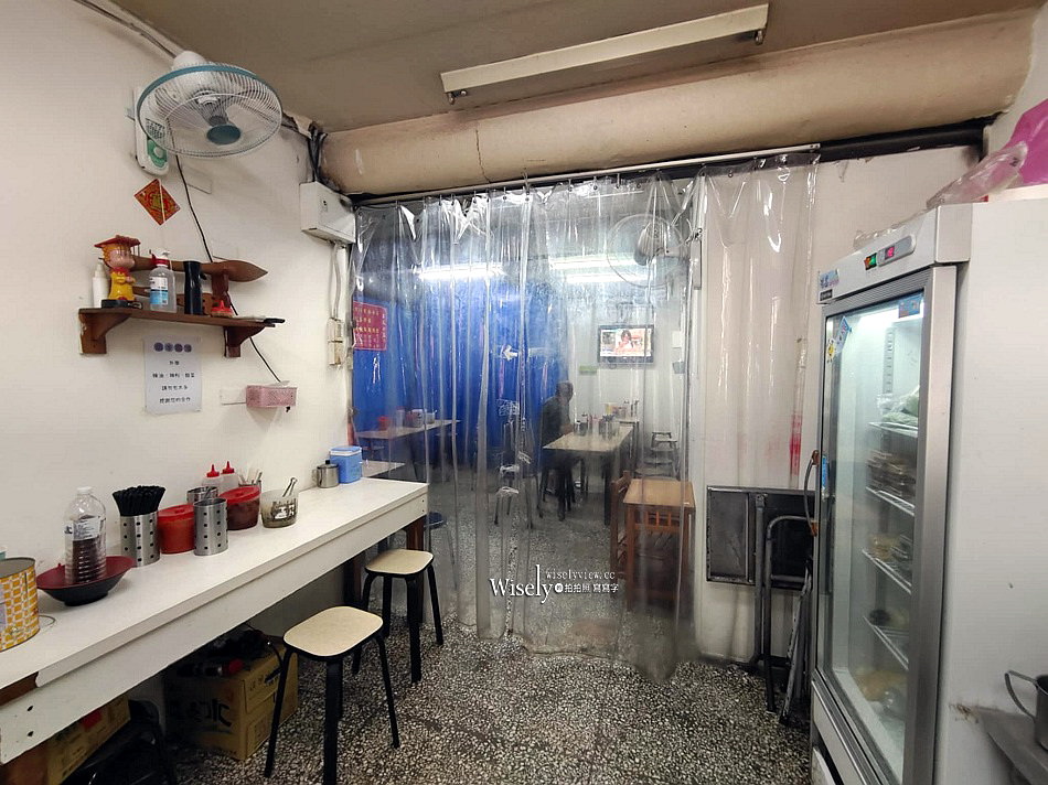 老劉刀切牛肉麵︱台北西門町在地老字號小吃店︱冷氣空間量多推外帶