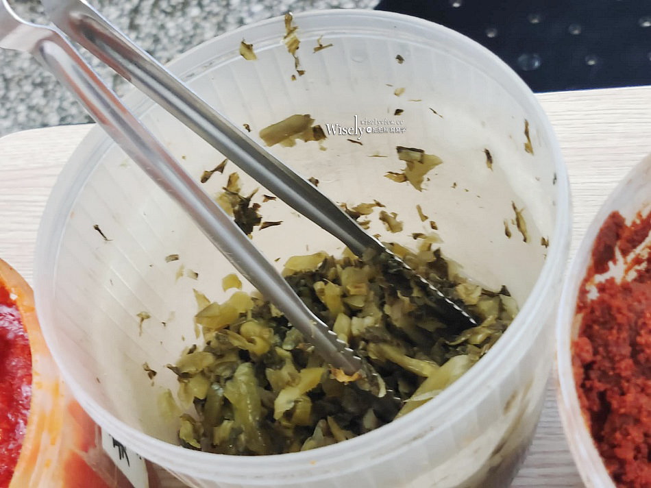 老劉刀切牛肉麵︱台北西門町在地老字號小吃店︱冷氣空間量多推外帶