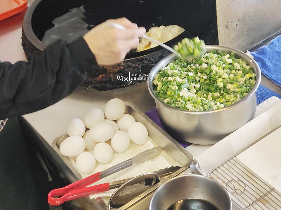 宜蘭龍潭日香炸蛋蔥油餅︱三星蔥多還有免費紅茶，礁溪老字號小吃