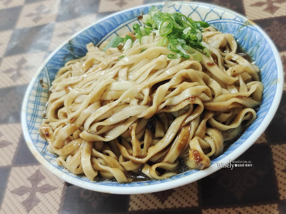 農權路炸醬麵︱宜蘭銅板美食炸醬麵老字號，大推雙醬麵餛飩湯