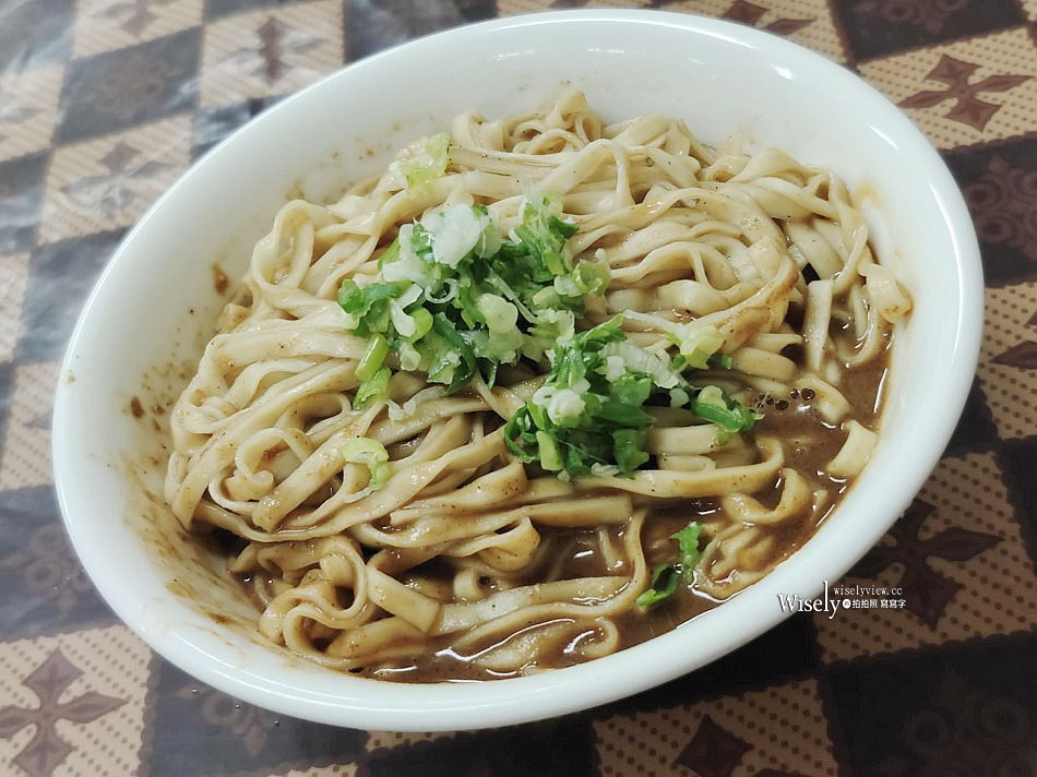 農權路炸醬麵︱宜蘭銅板美食炸醬麵老字號，大推雙醬麵餛飩湯