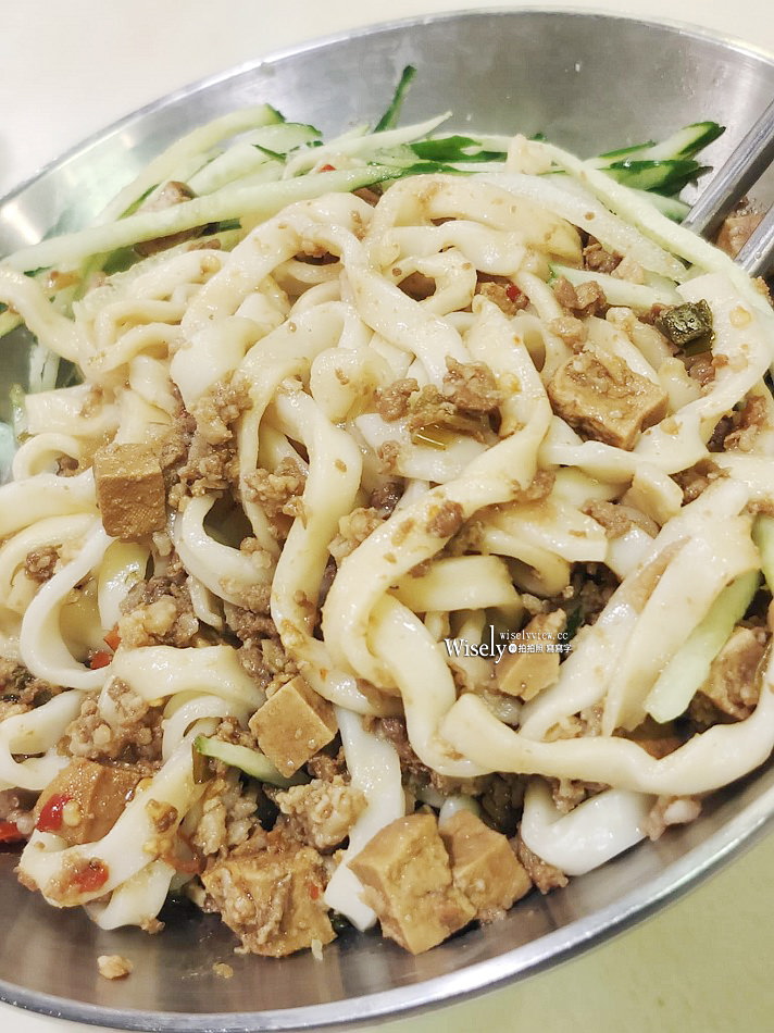 銀記手擀刀切牛肉麵︱台北捷運忠孝新生站，免費飲料待用餐情懷老店