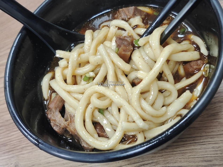 美濃現做刀切牛肉麵︱台北鄭州路塔城街原始老店︱捷運北門站美食