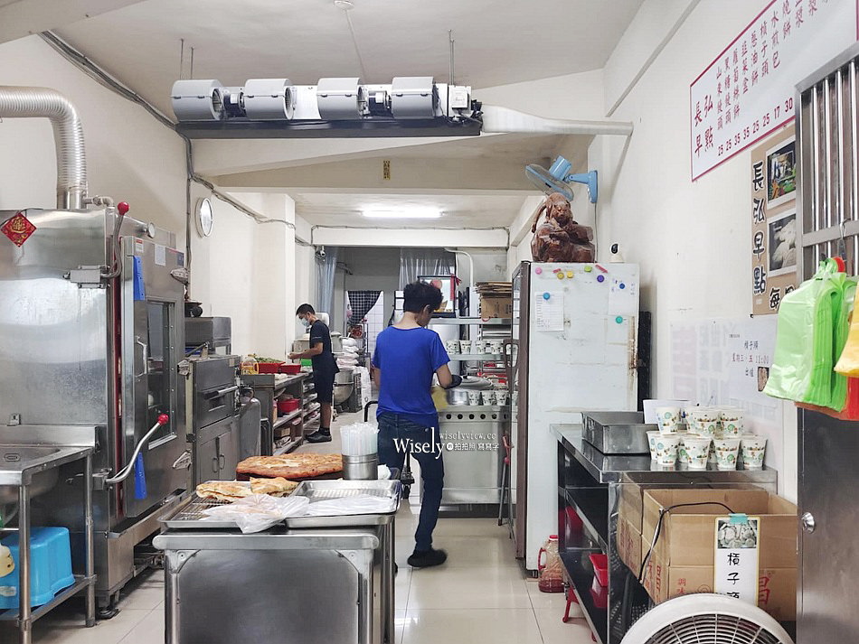 宜蘭長弘早點 新址︱水煎包、蔥油餅與燒餅,泰山路排隊美食 宜蘭長弘早點 新址︱水煎包、蔥油餅與燒餅,泰山路排隊美食
