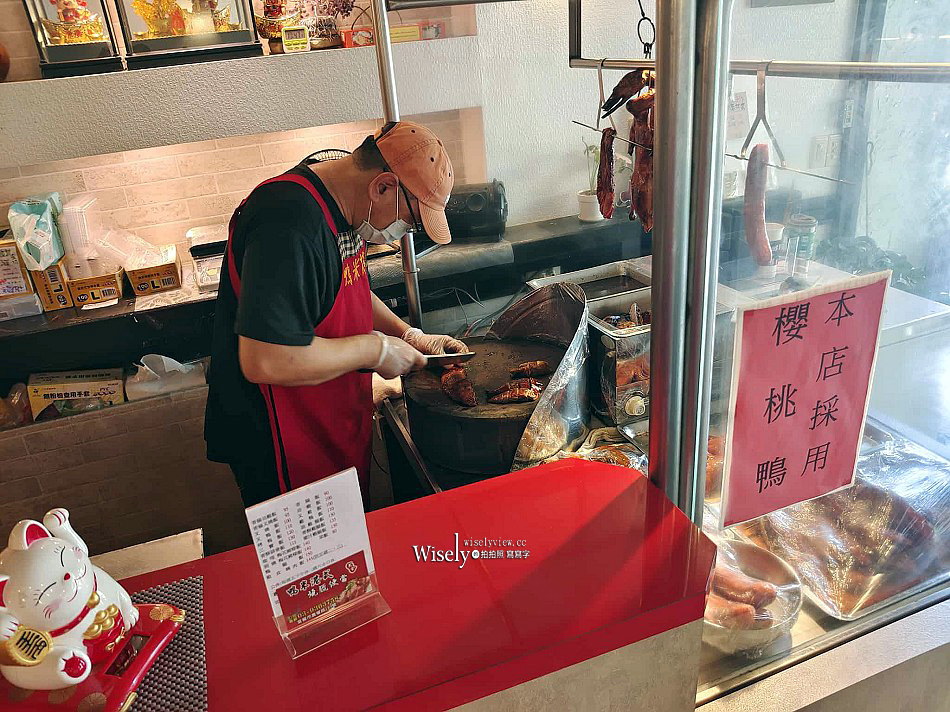 宜蘭市 鴨米港式燒臘便當︱選用宜蘭櫻桃鴨，三寶飯與叉燒好吃