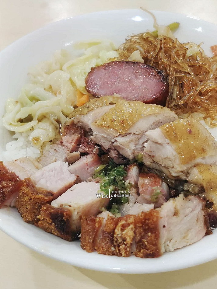飛燒味脆皮燒肉專賣︱南機場燒臘便當︱涼茶熱湯喝到飽︱捷運龍山寺站