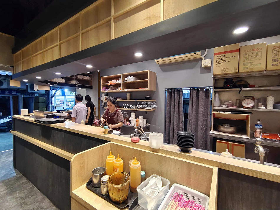 高雙管四神湯︱台北景美夜市美食︱雙管四神湯、油飯、蚵仔麵線