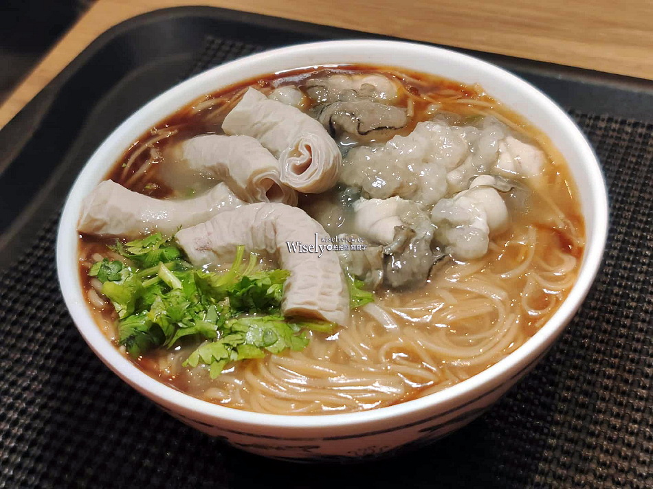 高雙管四神湯︱台北景美夜市美食︱雙管四神湯、油飯、蚵仔麵線