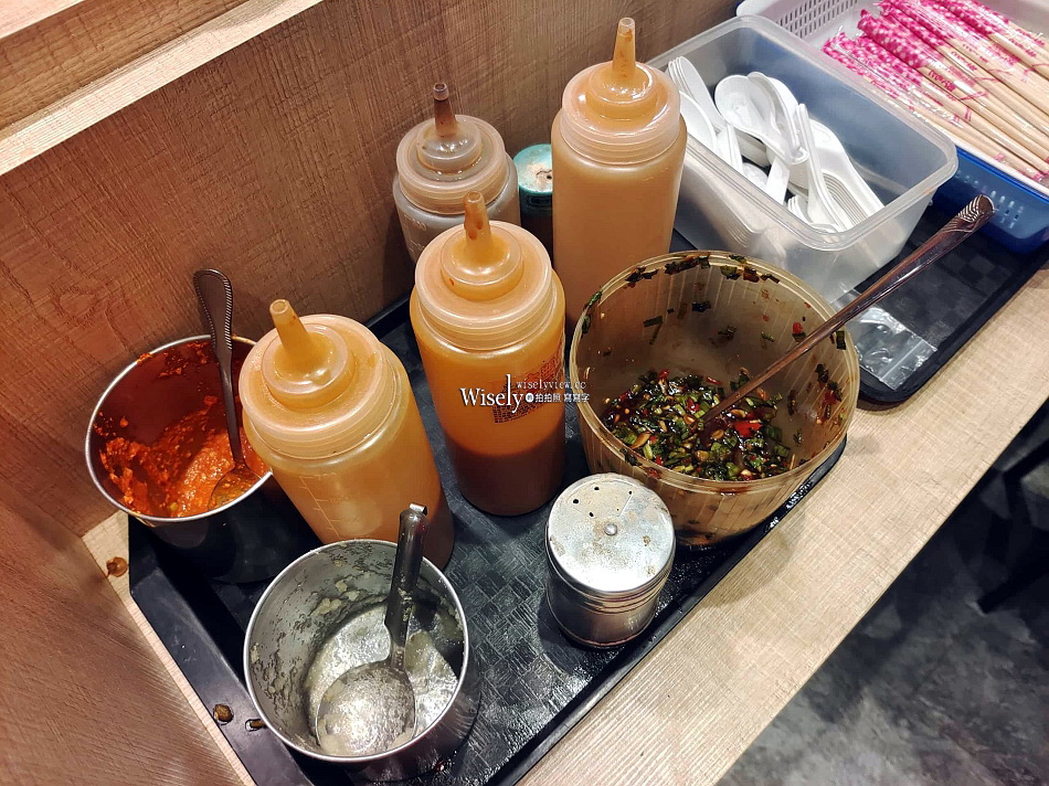 高雙管四神湯︱台北景美夜市美食︱雙管四神湯、油飯、蚵仔麵線