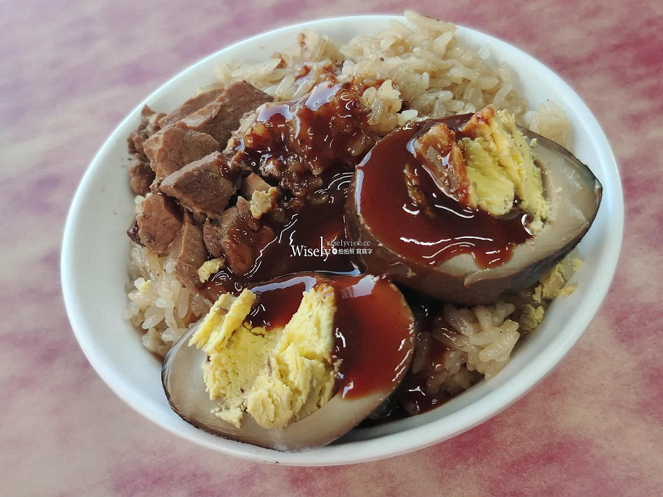 艋舺阿萬油飯︱一甲子傳統古早味︱台北萬華車站︱捷運龍山寺站 艋舺阿萬油飯︱一甲子傳統古早味︱台北萬華車站︱捷運龍山寺站