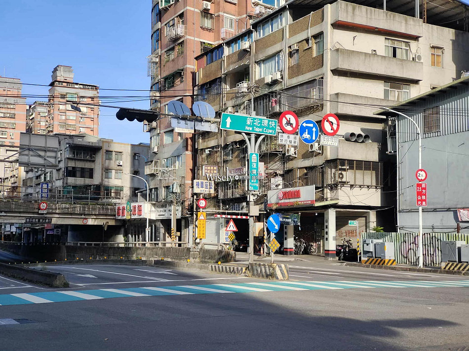 新店 唐媽媽涼麵︱客家風味黑白切麵攤︱捷運秀朗橋站︱周休三日