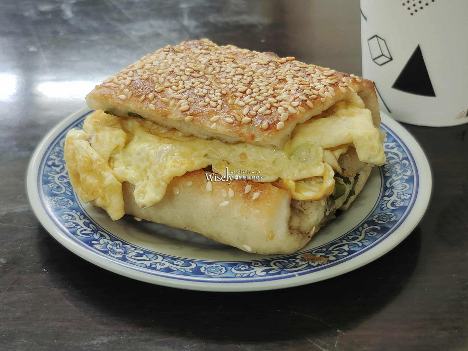 永和佳香豆漿︱米其林必比登推薦︱胡椒蔥燒餅夾蛋︱捷運永安市場站美食