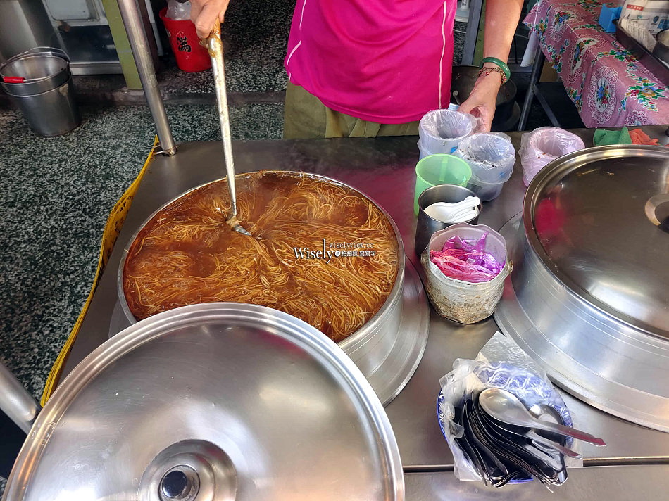 頭城滷肉大腸麵線︱肉燥加滷大腸湯頭濃︱火車站前街邊小吃