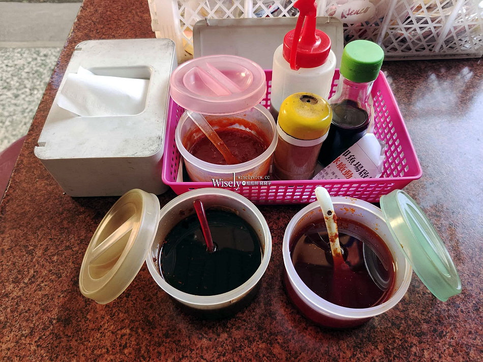 頭城滷肉大腸麵線︱肉燥加滷大腸湯頭濃︱火車站前街邊小吃