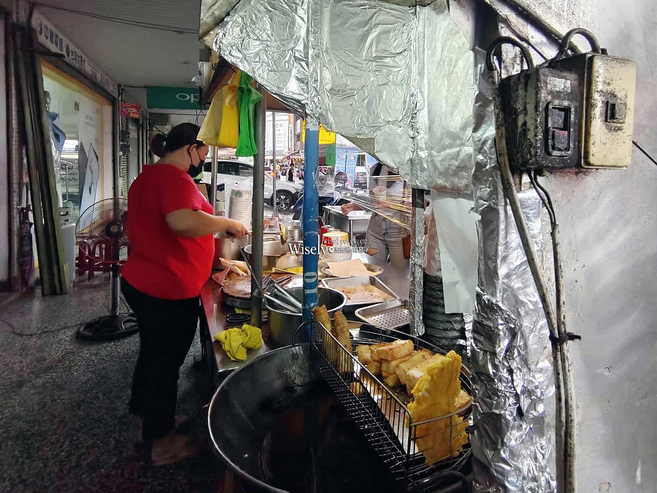 品誼古早味小吃︱頭城老街車站前三代美食︱蘿蔔糕.炸春捲.米粉羹.蕃薯餅 品誼古早味小吃︱頭城老街車站前三代美食︱蘿蔔糕.炸春捲.米粉羹.蕃薯餅