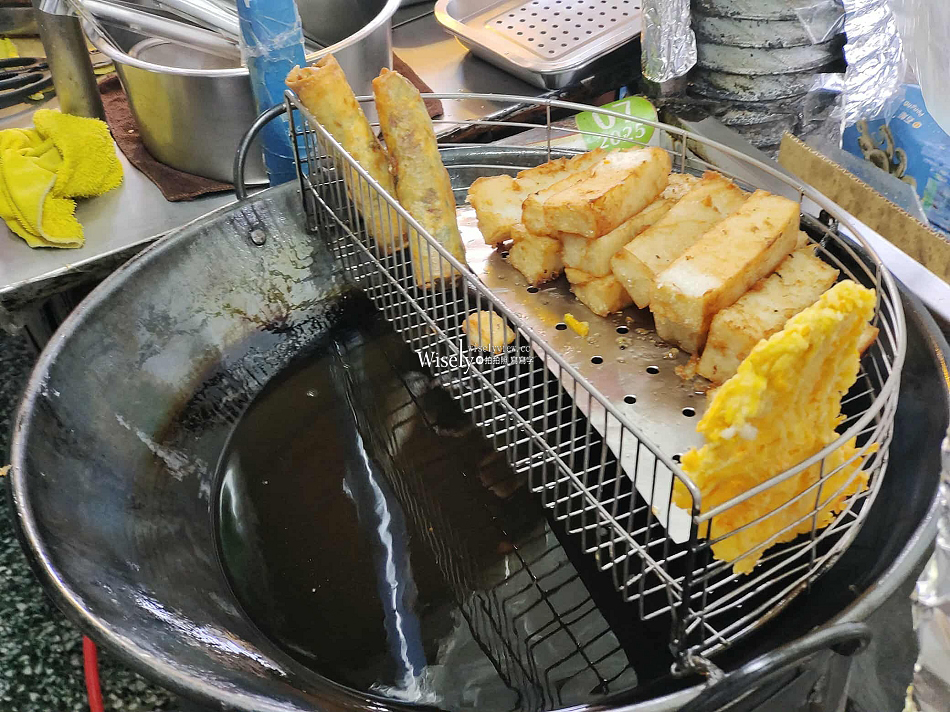 品誼古早味小吃︱頭城老街車站前三代美食︱蘿蔔糕.炸春捲.米粉羹.蕃薯餅 品誼古早味小吃︱頭城老街車站前三代美食︱蘿蔔糕.炸春捲.米粉羹.蕃薯餅