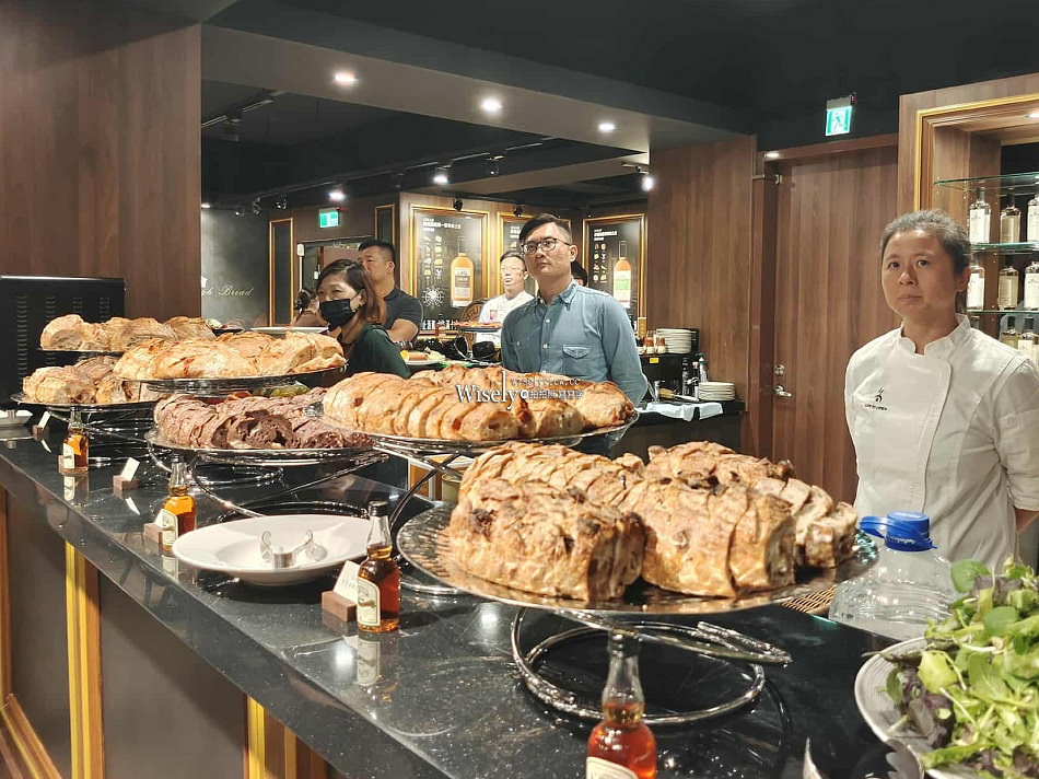 吳寶春攜手台酒金獎威士忌，八款15週年酸種麵包︱種類品嚐價格資訊