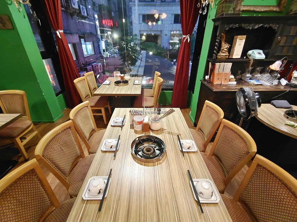 波記私宅打邊爐︱台北復古港式火鍋，手工丸餃與招牌菜︱捷運忠孝敦化站