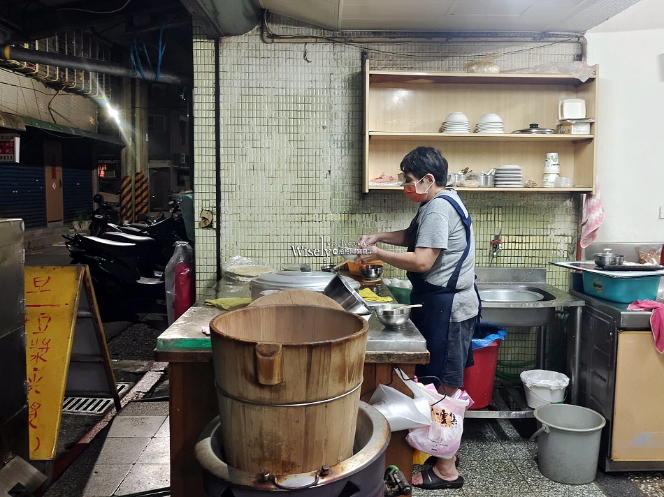 景美萬隆 無名豆漿店︱平價40年中式早餐店︱鹹豆漿.蘿蔔糕︱捷運萬隆站