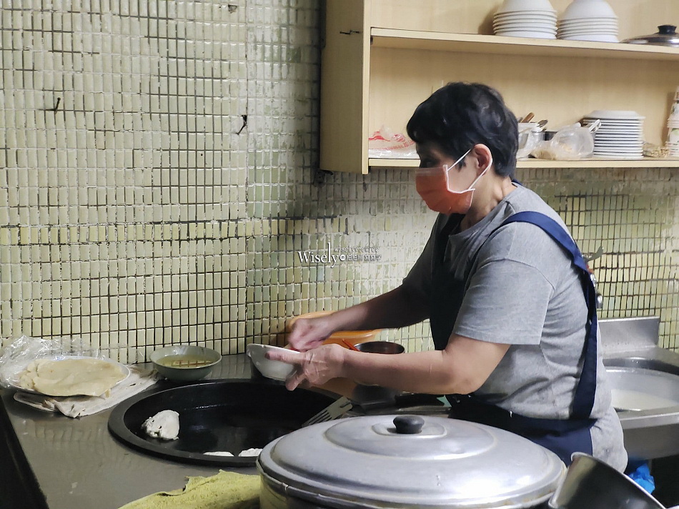 景美萬隆 無名豆漿店︱平價40年中式早餐店︱鹹豆漿.蘿蔔糕︱捷運萬隆站