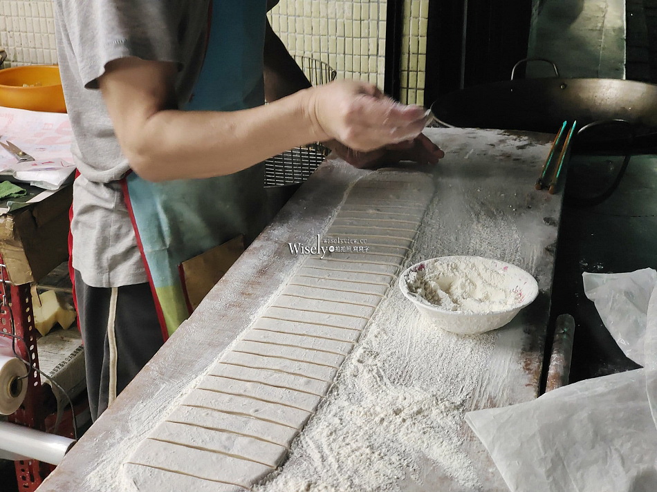 景美萬隆 無名豆漿店︱平價40年中式早餐店︱鹹豆漿.蘿蔔糕︱捷運萬隆站