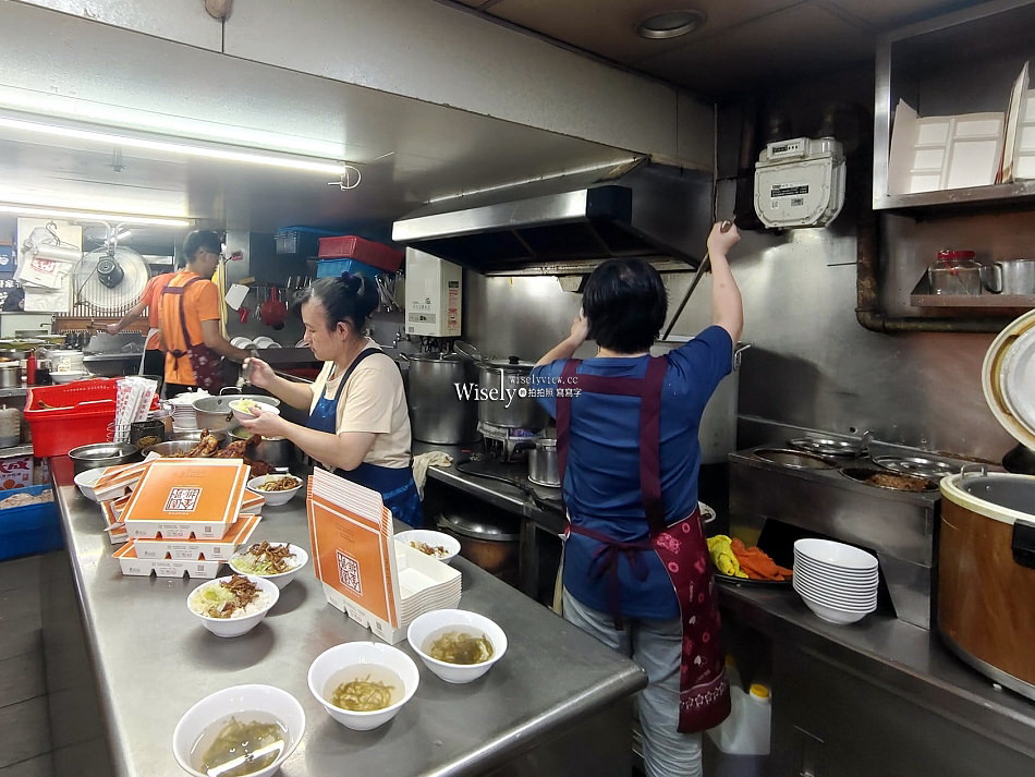 金園排骨 萬年店︱西門町近一甲子老店︱萬年商業大樓美食︱捷運西門站 金園排骨 萬年店︱西門町近一甲子老店︱萬年商業大樓美食︱捷運西門站