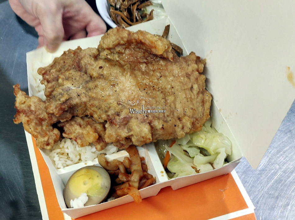 金園排骨 萬年店︱西門町近一甲子老店︱萬年商業大樓美食︱捷運西門站 金園排骨 萬年店︱西門町近一甲子老店︱萬年商業大樓美食︱捷運西門站