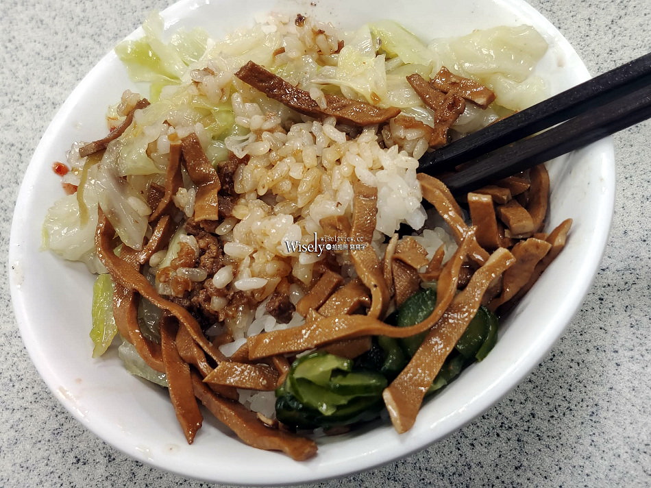 金園排骨 萬年店︱西門町近一甲子老店︱萬年商業大樓美食︱捷運西門站 金園排骨 萬年店︱西門町近一甲子老店︱萬年商業大樓美食︱捷運西門站