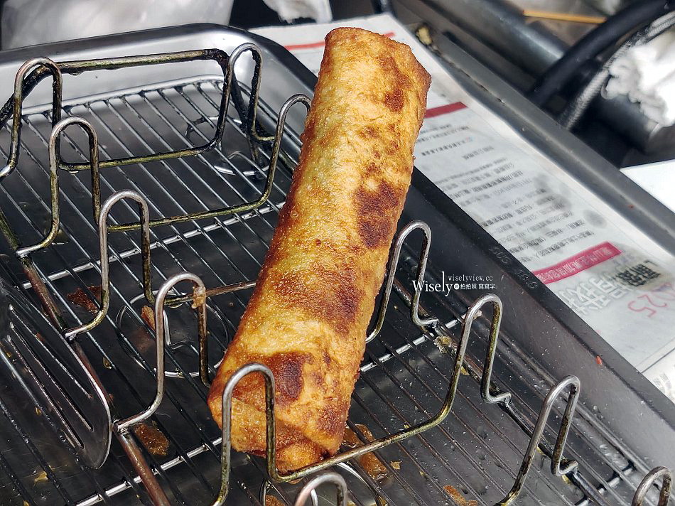 龍潭湖陸家三星蔥油餅︱宜蘭礁溪景區麵攤小吃︱自製春捲也可口