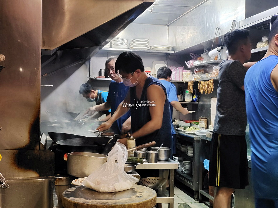 良友小館︱在地30多年台北美食︱無標價菜單熱炒店︱捷運忠孝新生站