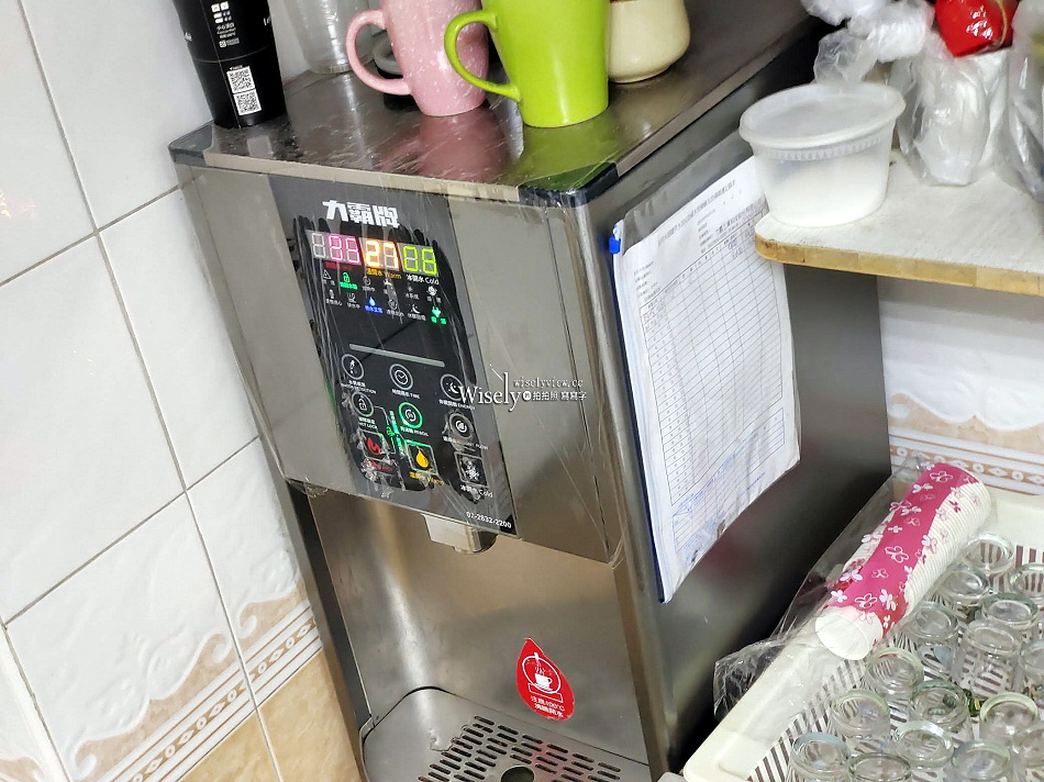 良友小館︱在地30多年台北美食︱無標價菜單熱炒店︱捷運忠孝新生站