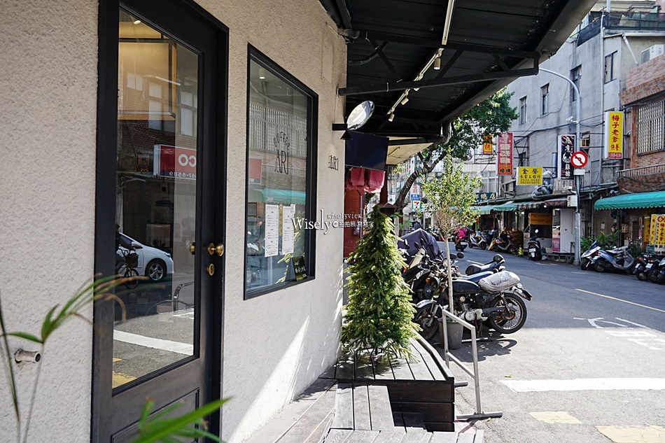 ARI Coffee︱黑白韓風咖啡店︱特調飲品自家烘培︱捷運行天宮站