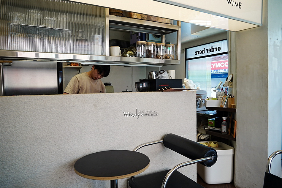 ARI Coffee︱黑白韓風咖啡店︱特調飲品自家烘培︱捷運行天宮站