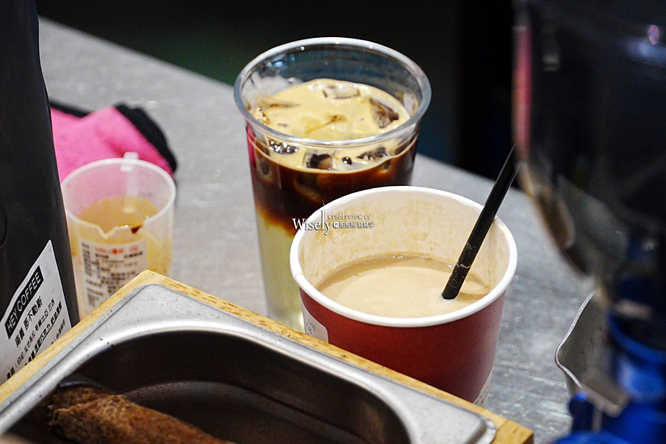 ARI Coffee︱黑白韓風咖啡店︱特調飲品自家烘培︱捷運行天宮站
