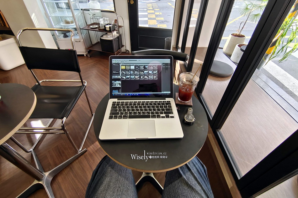 ARI Coffee︱黑白韓風咖啡店︱特調飲品自家烘培︱捷運行天宮站