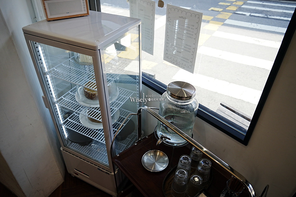 ARI Coffee︱黑白韓風咖啡店︱特調飲品自家烘培︱捷運行天宮站